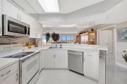 Picture of 2334 S Cypress Bend Dr # 908, Pompano Beach, FL 33069