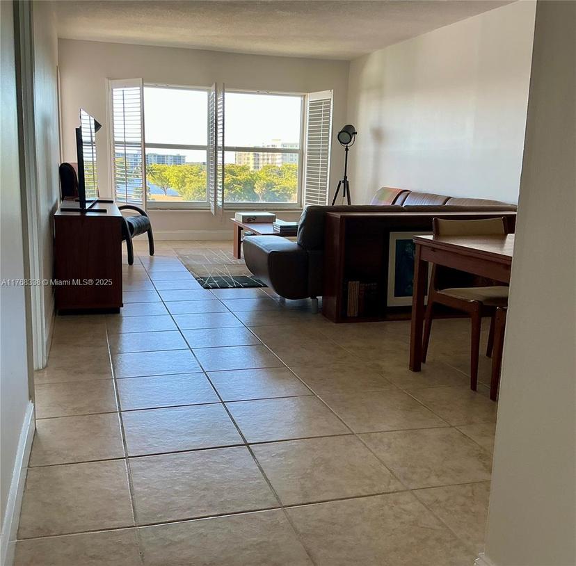 Picture of 2801 N Palm Aire Dr # 605, Pompano Beach FL 33069