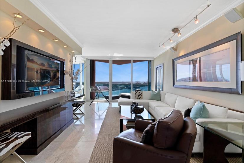 Picture of 300 S Pointe Dr # 1902, Miami Beach FL 33139