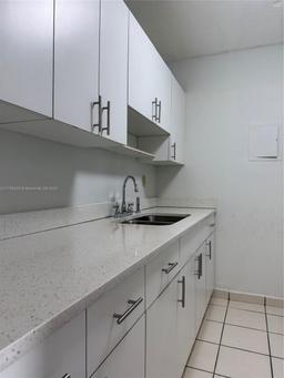 Picture of 5501 NW 7Th St # E301, Miami, FL 33126