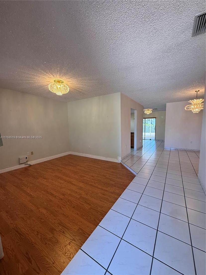 Picture of 7890 W 5Th Ln, Hialeah FL 33014