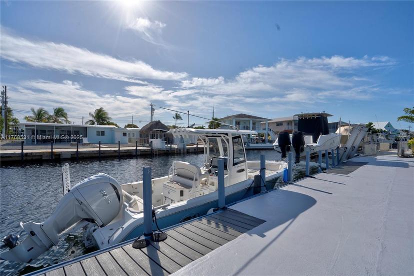Picture of 162 Azalea Street, Plantation Key FL 33070
