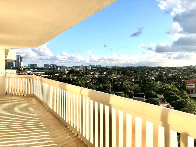 Picture of 1000 W Island Blvd # 712, Aventura FL 33160