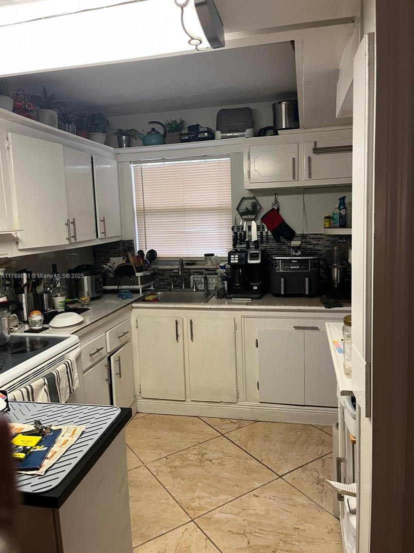 Picture of 8101 N Sunrise Lakes Dr # 105, Sunrise FL 33322
