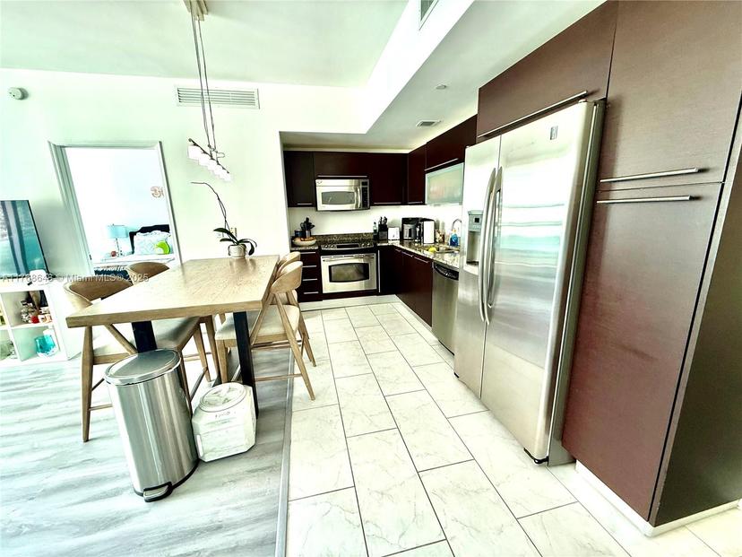 Picture of 950 Brickell Bay Dr # 2706, Florida City FL 33131