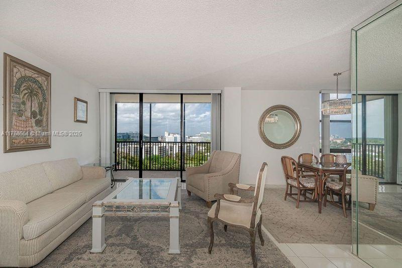 Picture of 20301 W Country Club Dr # 1421, Aventura FL 33180