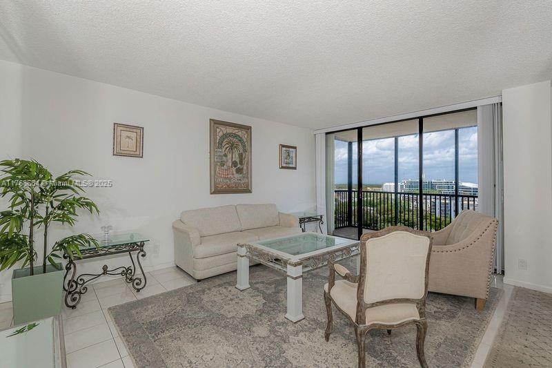 Picture of 20301 W Country Club Dr # 1421, Aventura FL 33180