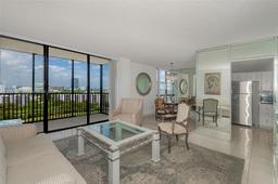 Picture of 20301 W Country Club Dr # 1421, Aventura, FL 33180
