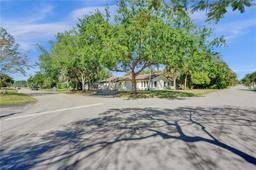 Picture of 13935 SW 102Nd Ct, Miami, FL 33176
