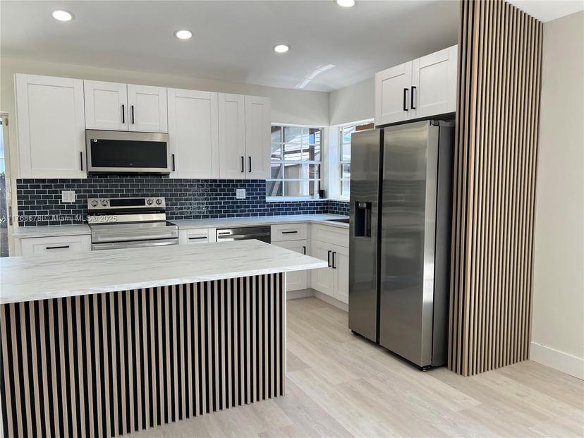 Picture of 19647 NW 85Th Ave, Hialeah FL 33015