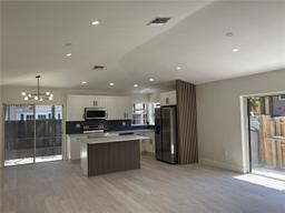 Picture of 19647 NW 85Th Ave, Hialeah, FL 33015