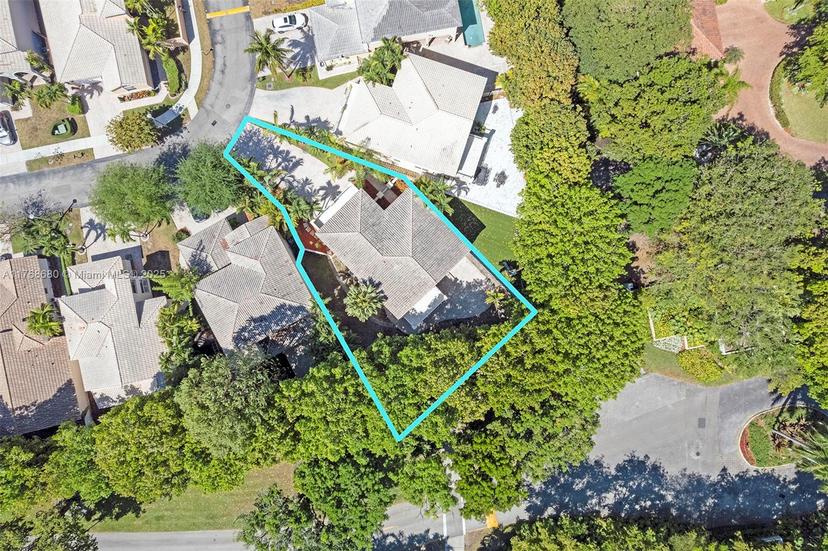 Picture of 4741 NW 94Th Ct, Doral FL 33178