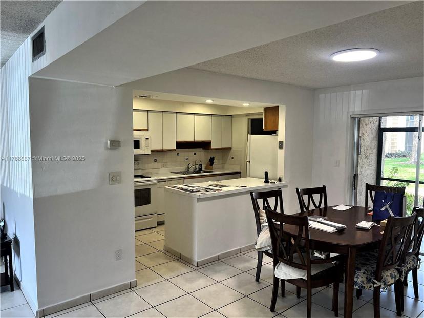 Picture of 8401 SW 107Th Ave # 121E, Miami FL 33173