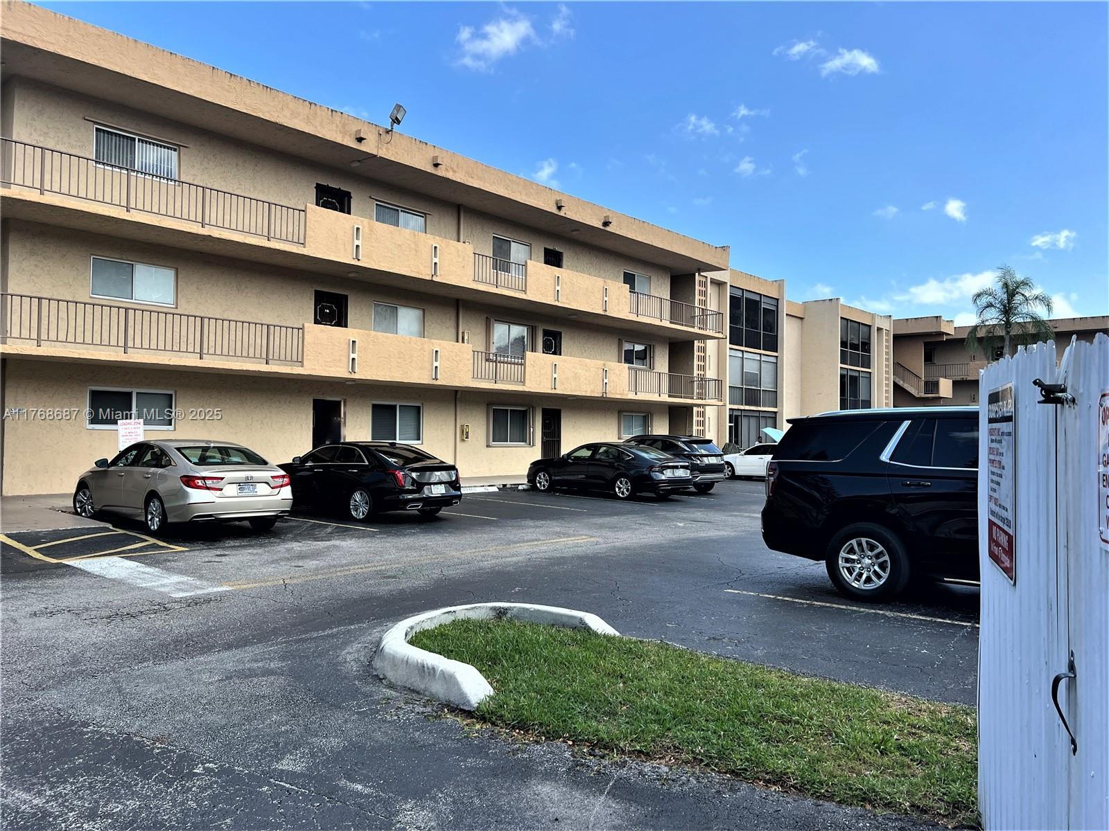 Picture of 8401 SW 107Th Ave # 121E, Miami, FL 33173