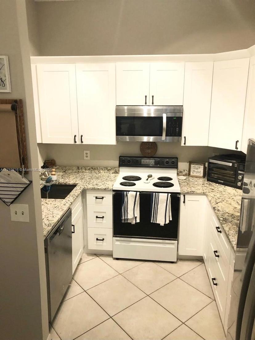 Picture of 10791 NW 14Th St # 298, Plantation FL 33322