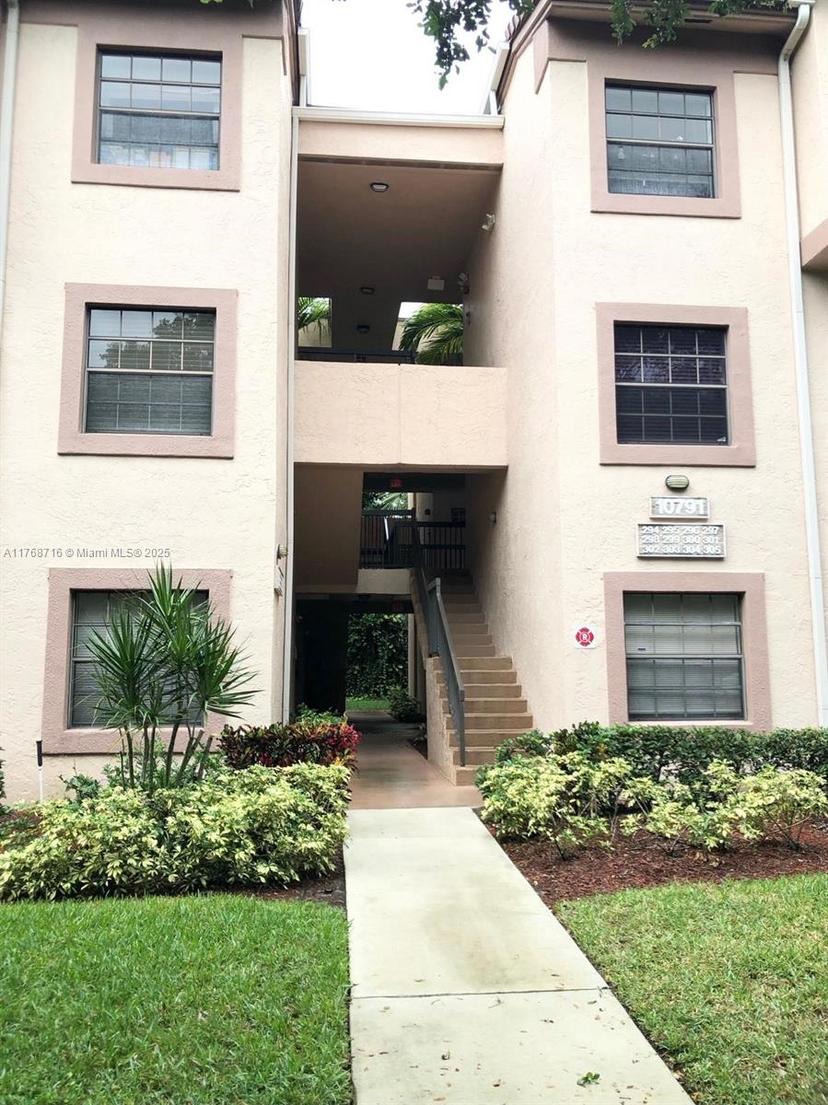 Picture of 10791 NW 14Th St # 298, Plantation FL 33322