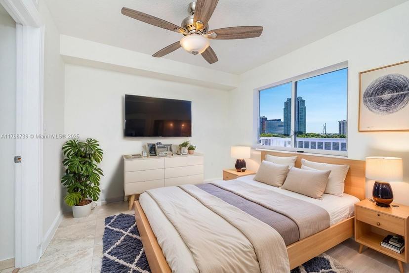 Picture of 280 SW 20Th Rd # 902, Miami FL 33129
