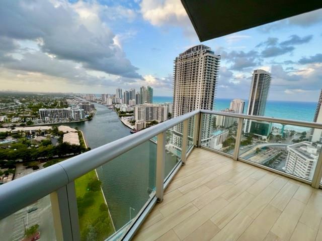 Picture of 2600 E Hallandale Beach Blvd # T3102, Hallandale Beach, FL 33009