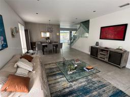 Picture of 3198 NW 98Th Ct, Doral, FL 33172