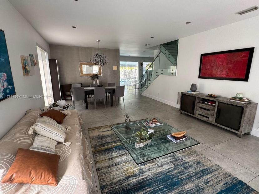 Picture of 3198 NW 98Th Ct, Doral FL 33172