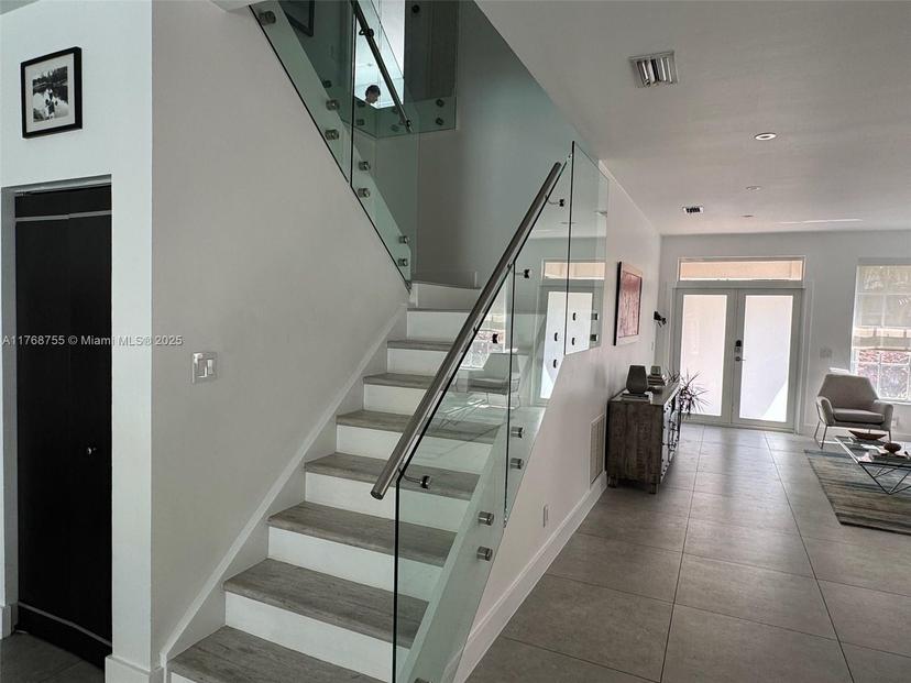 Picture of 3198 NW 98Th Ct, Doral FL 33172