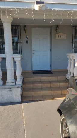Picture of 881 SE 8Th St, Hialeah, FL 33010