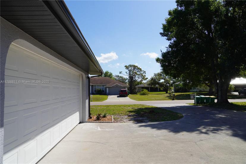 Picture of 563 Presque Isle Dr, Port Charlotte FL 33954