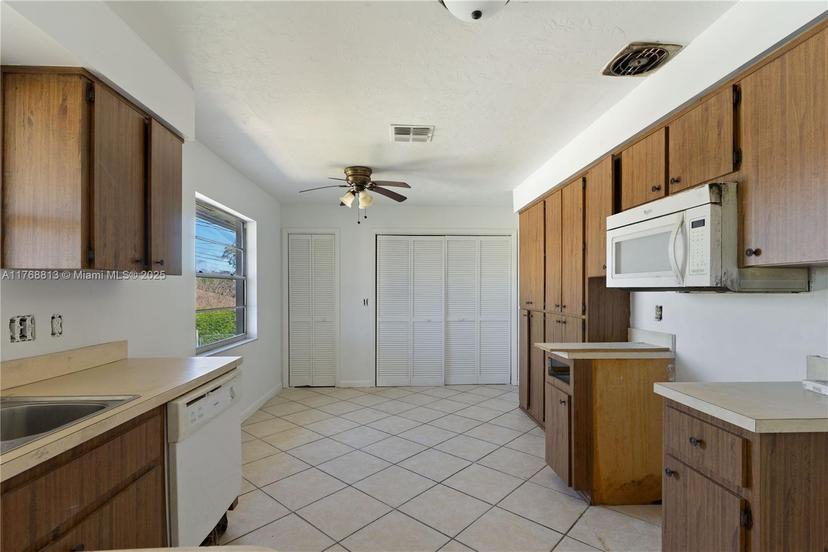 Picture of 911 W Catbrier Ln, Citrus Springs FL 34465
