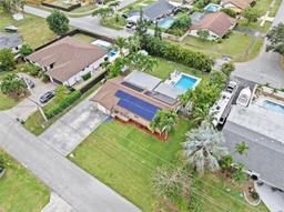 Picture of 4291 SW 67Th Ter, Davie, FL 33314