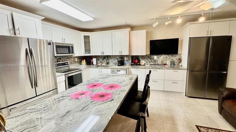 Picture of 20381 NE 30Th Ave # 7, Aventura FL 33180