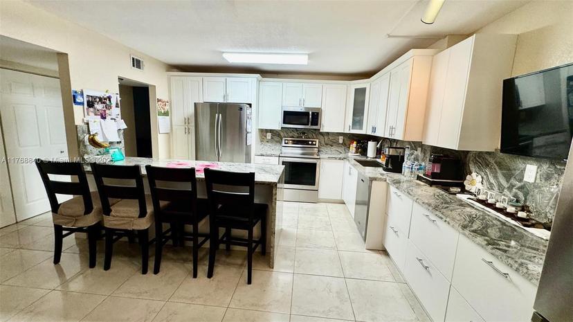 Picture of 20381 NE 30Th Ave # 7, Aventura FL 33180