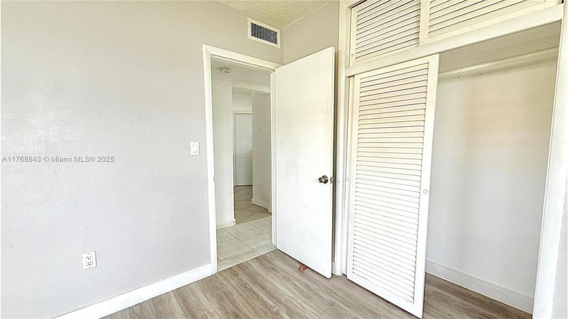 Picture of 18780 NE 18Th Ave # 223, Miami FL 33179