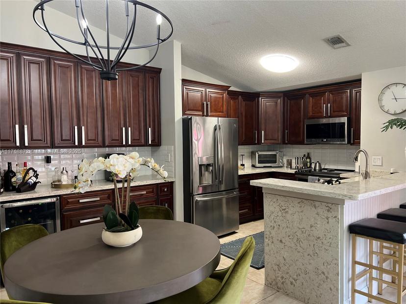 Picture of 3064 S Oakland Forest Dr # 1001, Oakland Park FL 33309