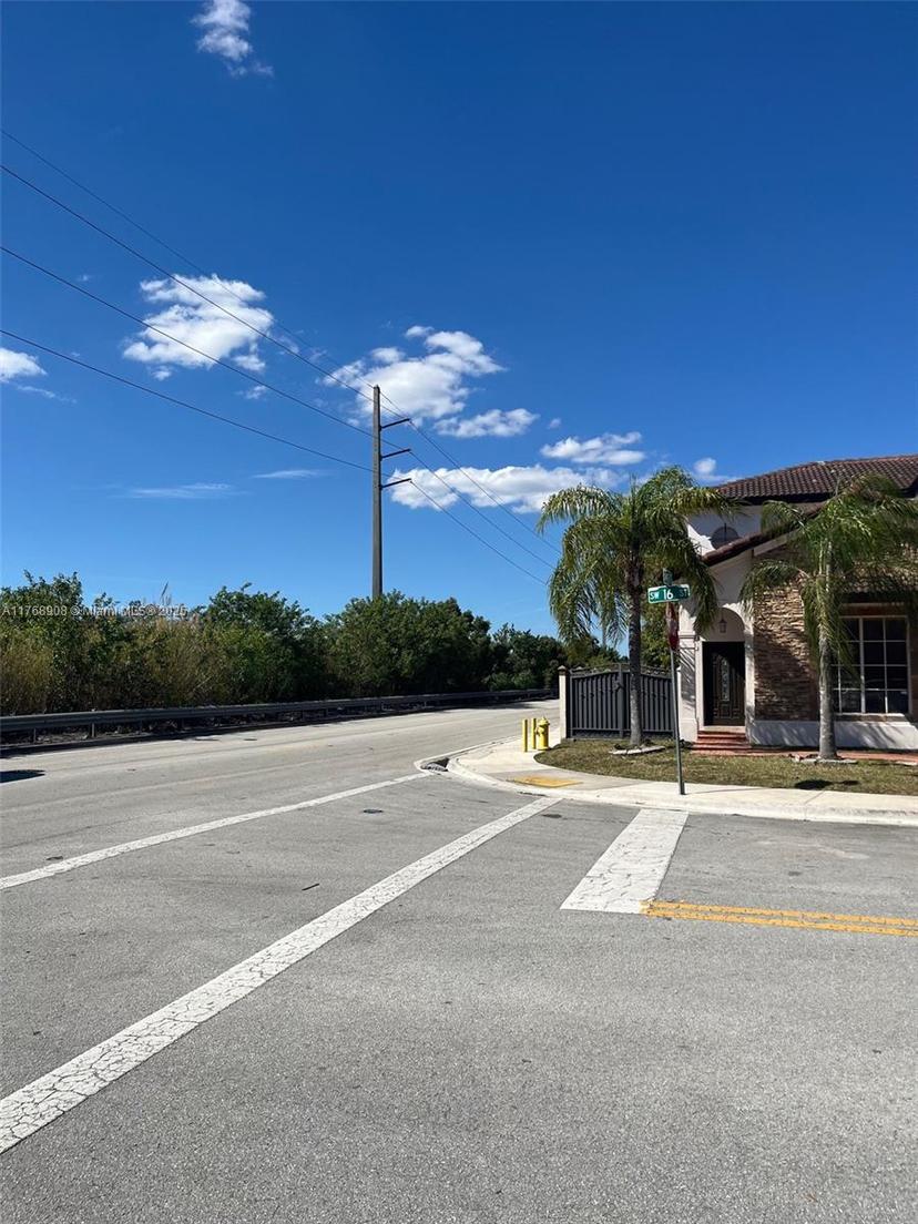Picture of 15675 SW 16Th St, Miami FL 33185