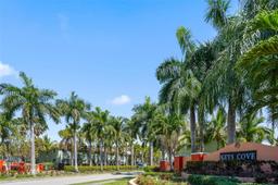 Picture of 2731 SE 17Th Ave # 211, Homestead, FL 33035