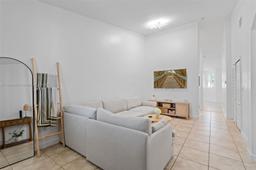 Picture of 2731 SE 17Th Ave # 211, Homestead, FL 33035