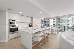 Picture of 488 NE 18Th St # 715, Miami, FL 33132