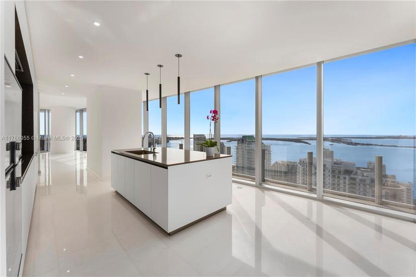 Picture of 300 Biscayne Blvd Way # 4501, Miami FL 33131
