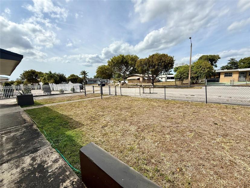 Picture of 4452 NW 204Th St, Miami Gardens FL 33055