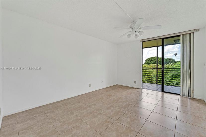 Picture of 6301 N University Dr # 310, Tamarac FL 33321