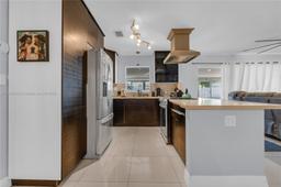 Picture of 9371 NW 33Rd Mnr, Sunrise, FL 33351
