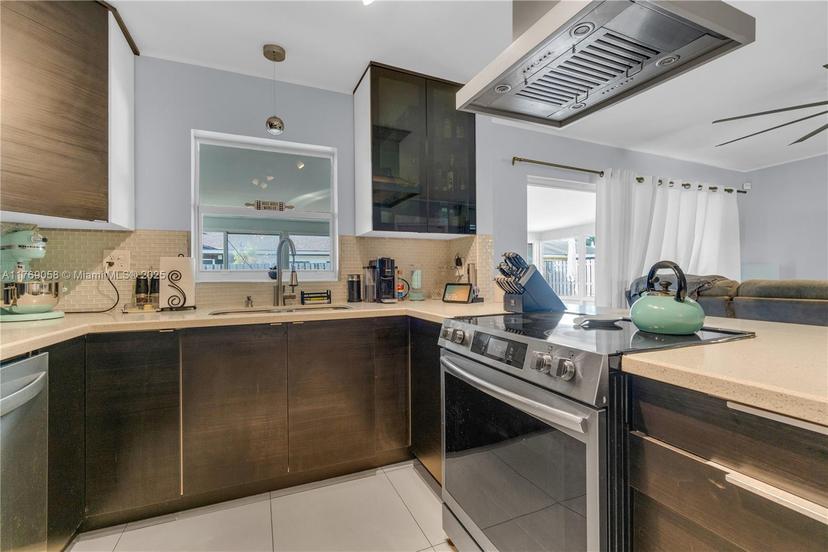 Picture of 9371 NW 33Rd Mnr, Sunrise FL 33351