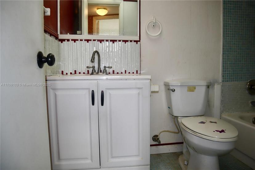 Picture of 8300 Sunrise Lakes Blvd # 212, Sunrise FL 33322