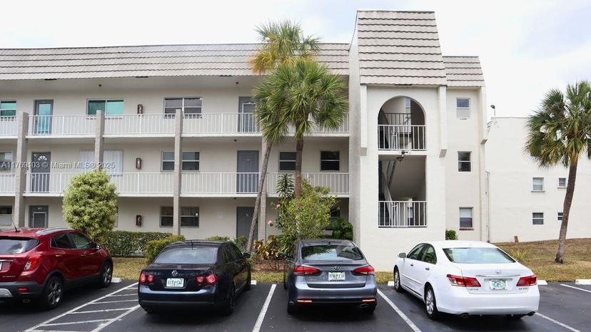 Picture of 8300 Sunrise Lakes Blvd # 212, Sunrise FL 33322