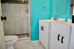 Picture of 8300 Sunrise Lakes Blvd # 212, Sunrise, FL 33322