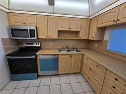 Picture of 6890 Royal Palm Blvd # 211H, Margate, FL 33063