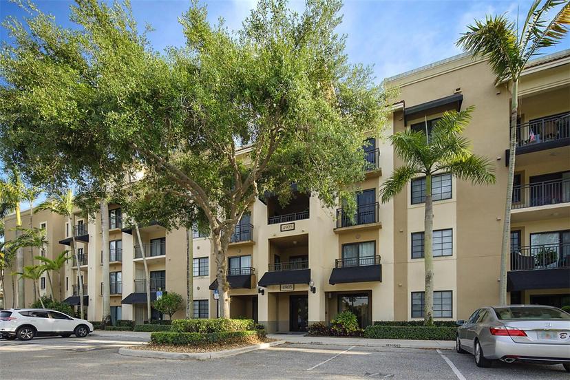 Picture of 4905 Midtown Ln # 2412, Palm Beach Gardens FL 33418