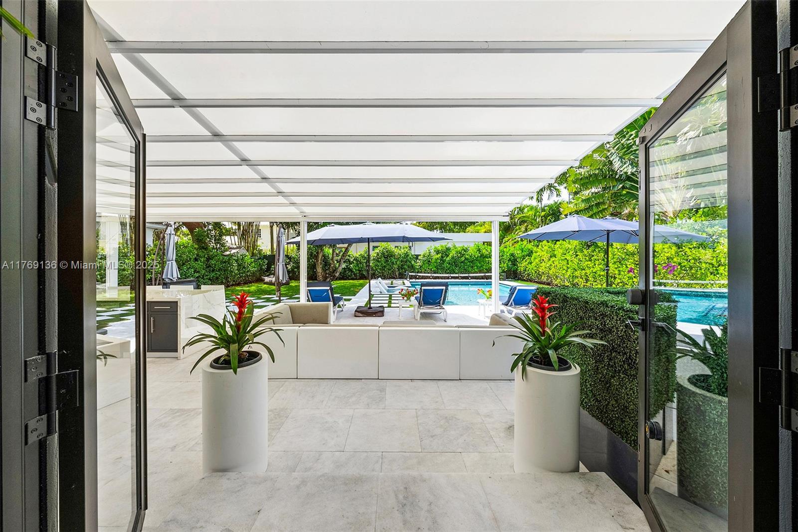 Picture of 6166 Pine Tree Dr, Miami Beach, FL 33140
