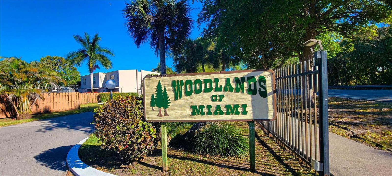 Picture of 14241 Memorial Hwy # 9F, Miami, FL 33161