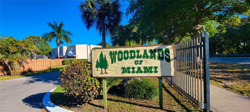 Picture of 14241 Memorial Hwy # 9F, Miami FL 33161